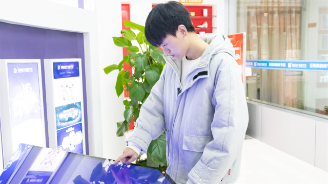 打工太辛苦,重返校園拾起心中熱愛