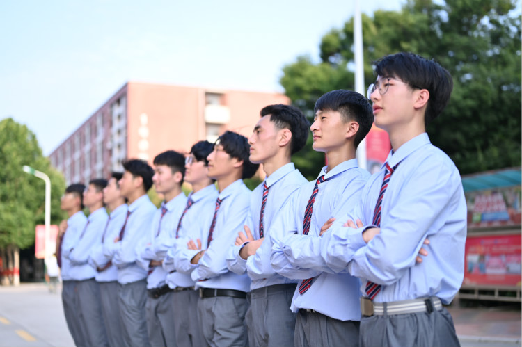 好學校、好專業、好就業才是擇校標準!
