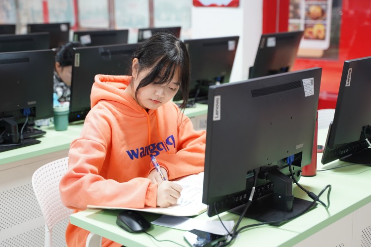 優(yōu)秀學(xué)子|京東實(shí)習(xí)再得佳績,新華學(xué)習(xí)更創(chuàng)新高